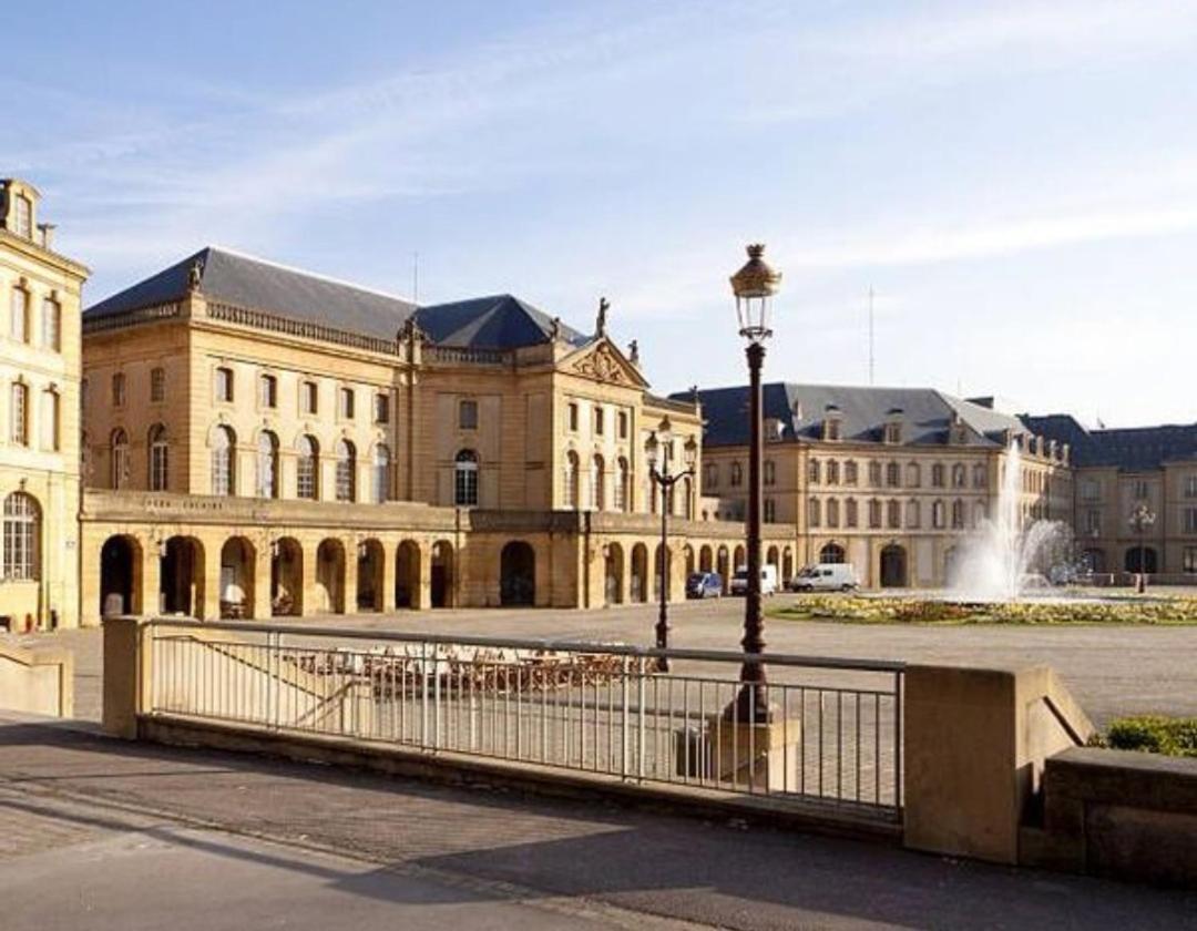 Appartement Spa Privatif Et Cinema Centre Ville Мец Экстерьер фото