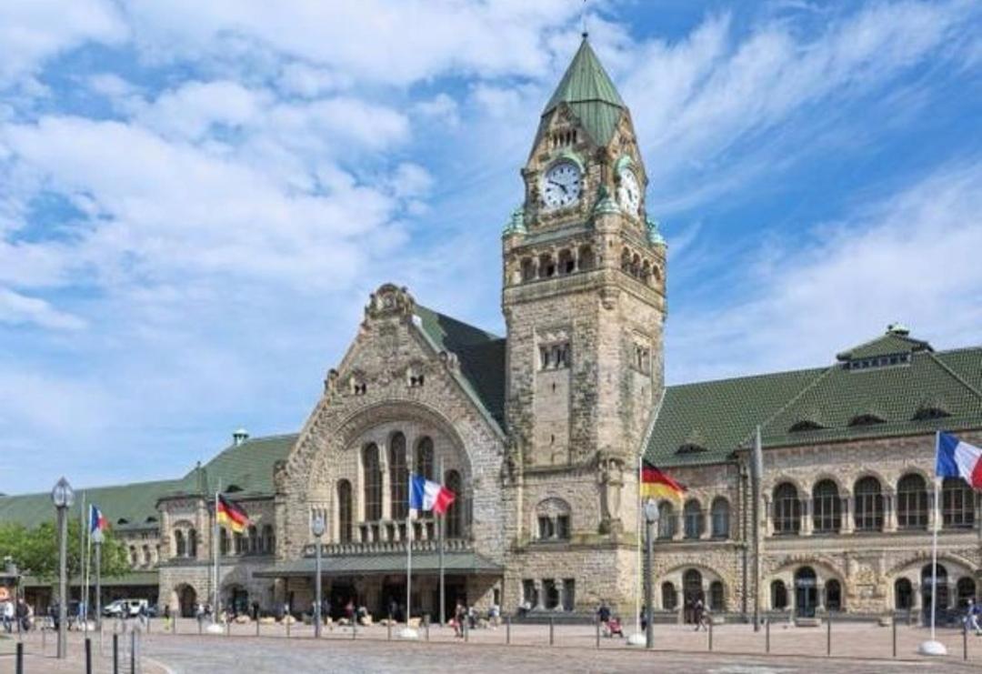 Appartement Spa Privatif Et Cinema Centre Ville Мец Экстерьер фото